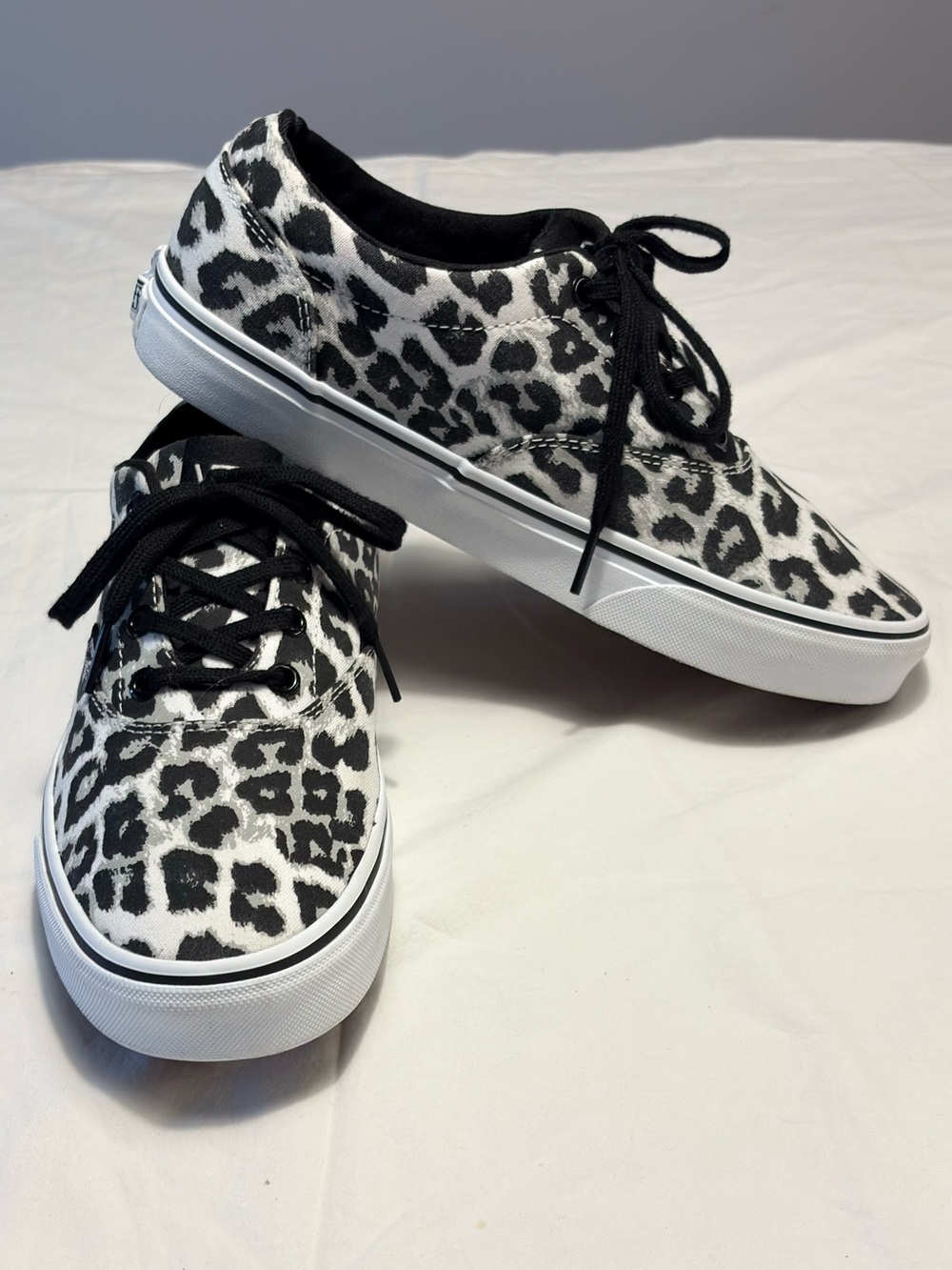 Vans Black & White Leopard Print Canvas Low-Top Sneakers | Size 9
